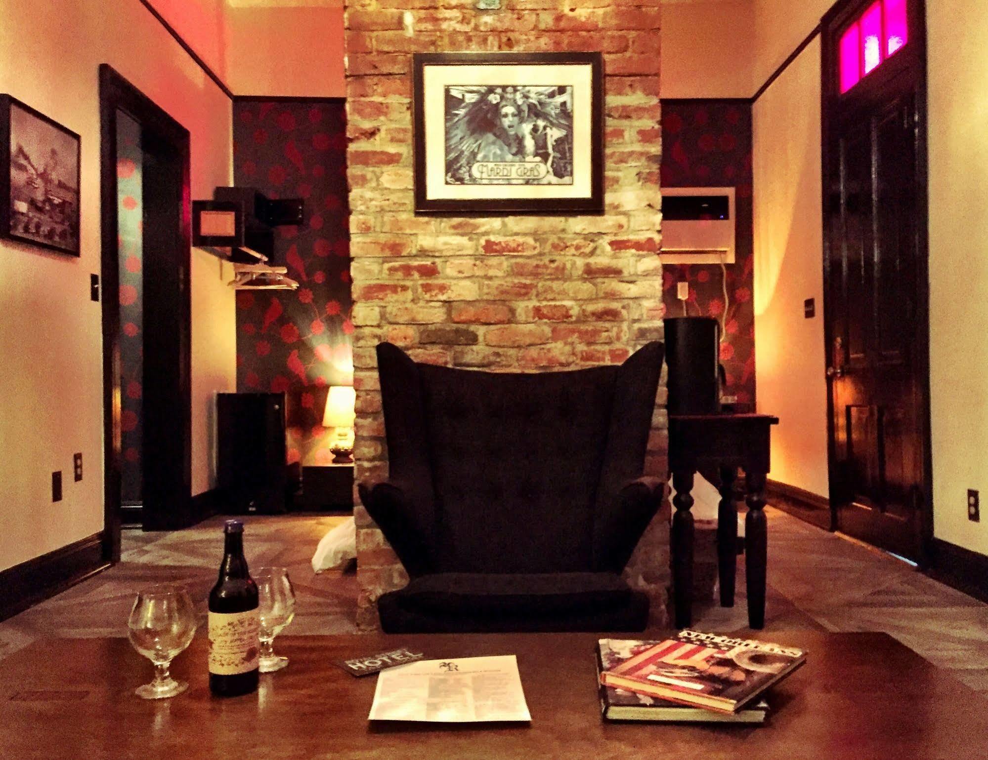 Royal Street Inn & Bar La Nouvelle-Orléans Extérieur photo